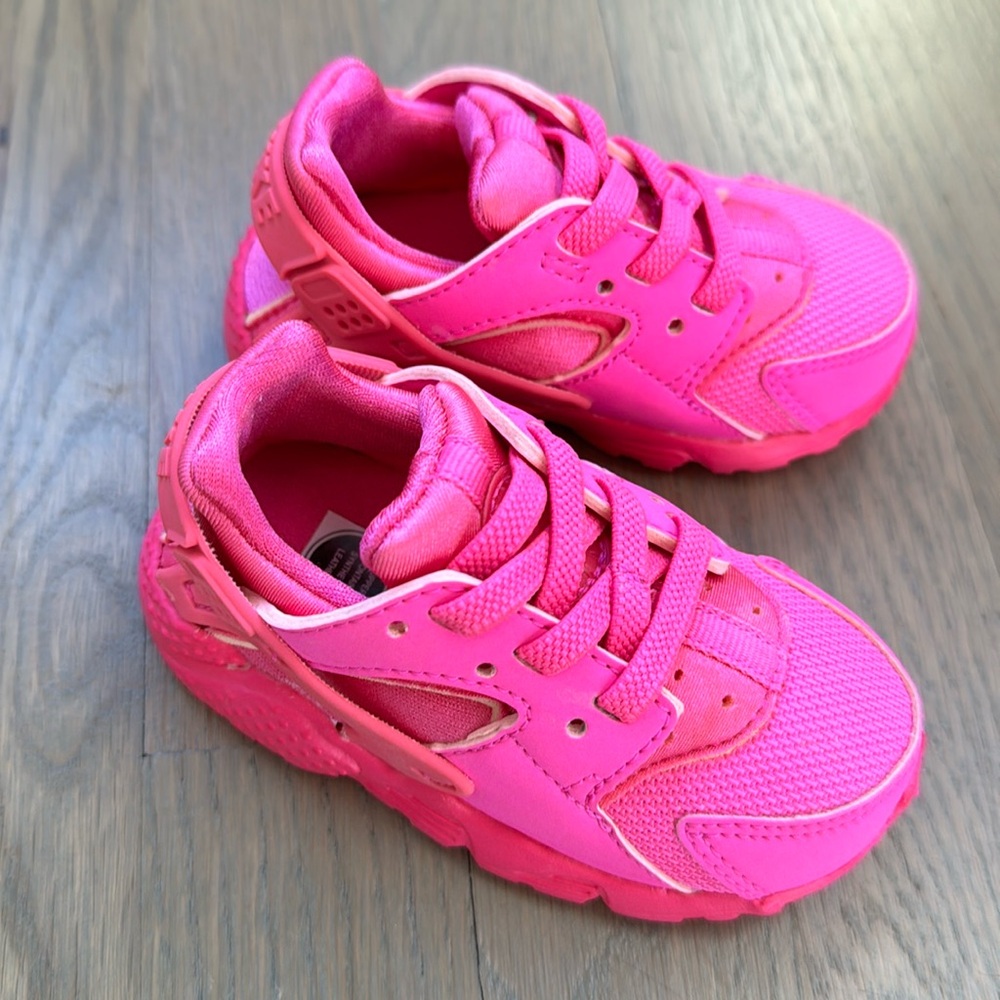 Nike huarache size 5c. Never worn
